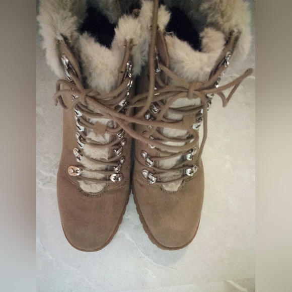 Boots - Picture 2 of 3